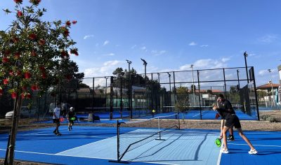 Pickleballplatz im Freien in Korsika
